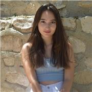 Profesora, imparto clases de matemáticas, catalán, castellano, inglés y geografía